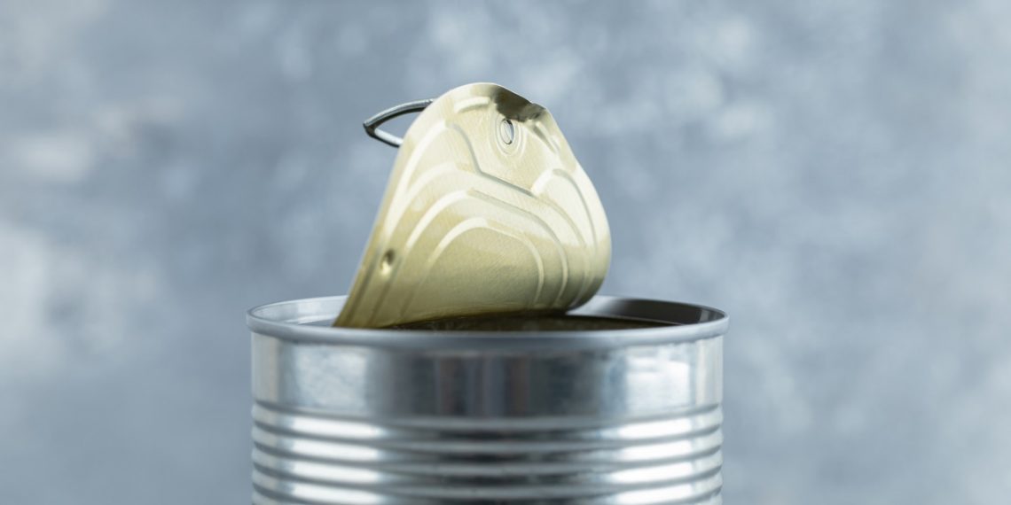 «Без этикеток и верхней крышки»: пустые консервные банки собирают для СВО в Новосибирской области