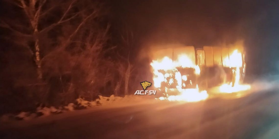 Второй автобус ПАЗ сгорел в Новосибирске за два дня