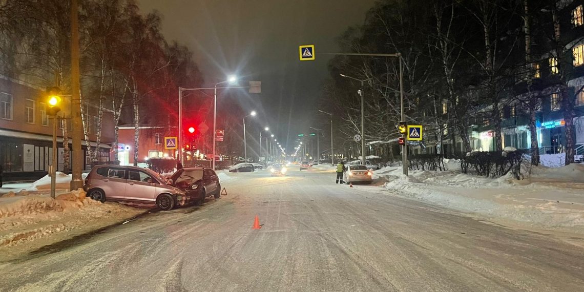 Пять иномарок столкнулись на Морском проспекте: среди пострадавших есть дети