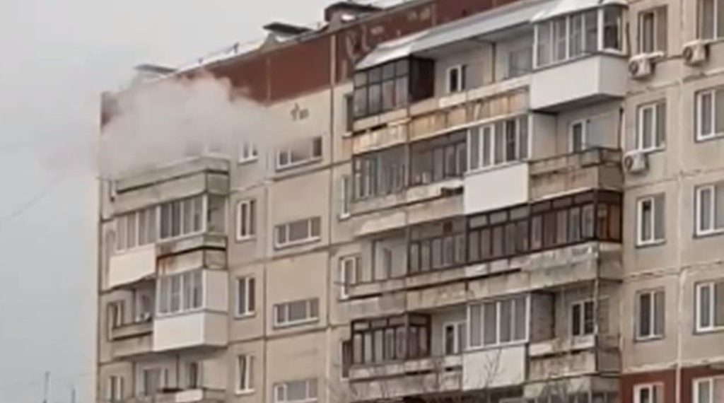 В Новосибирске эвакуировали жителей высотки после прорыва трубы с кипятком