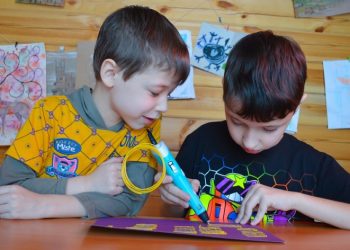 Искусственный интеллект, измельчитель пластика и браслет для слабовидящих: что изобретают новосибирские вундеркинды 