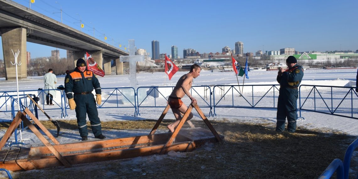 Крещенские купания и крестный ход отменили в Бердске из-за гриппа и ОРВИ