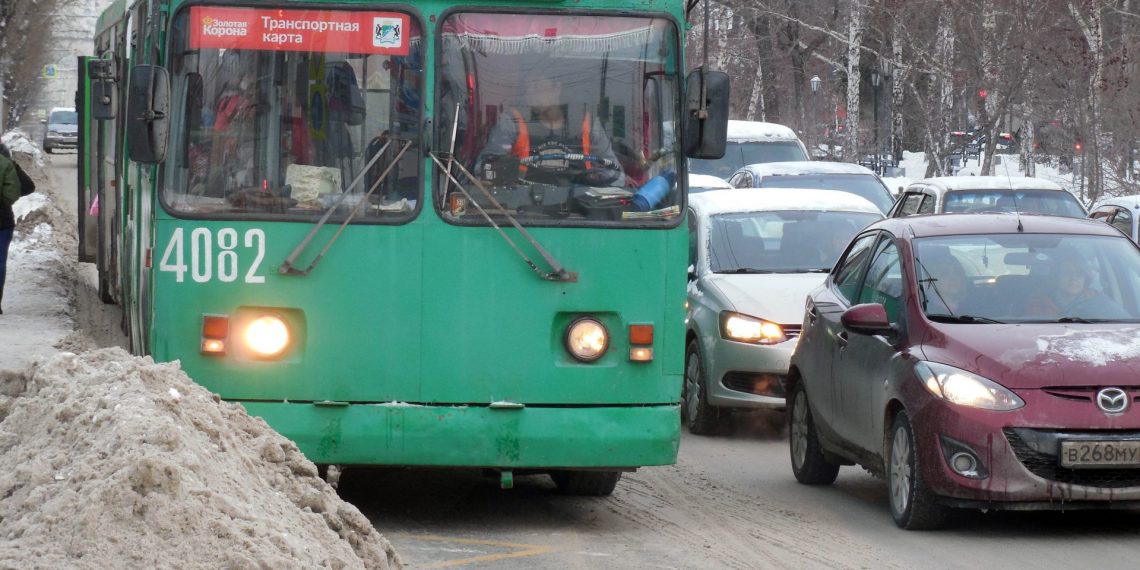 Общественный транспорт Москвы и Новосибирска признали самым аварийным в стране
