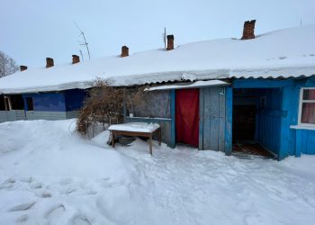 Коченевские чиновники попали под уголовное дело из-за аварийной квартиры для многодетной семьи