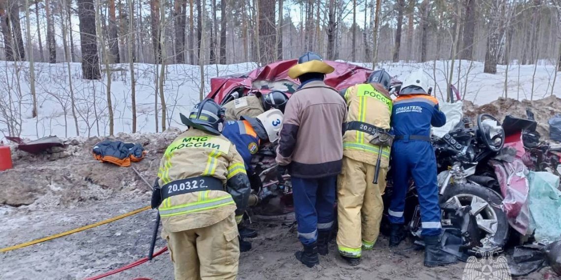 Мужчина и женщина погибли в аварии на трассе под Новосибирском