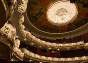 Драмтеатр Новокузнецка заплатит Никите Михалкову 3 млн рублей