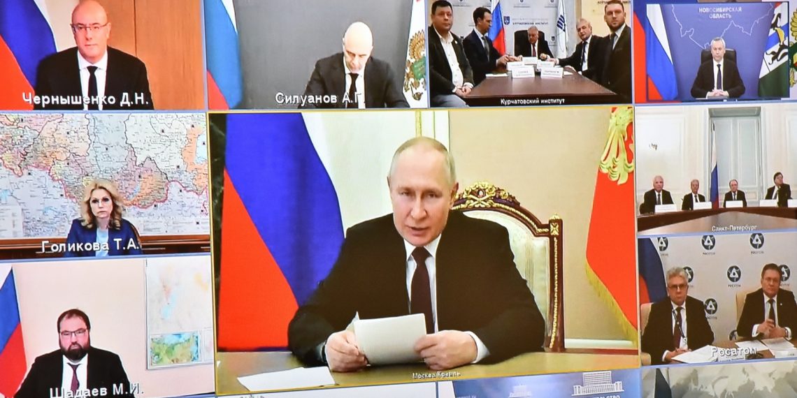 Андрей Травников выступил перед Президентом РФ с предложениями по развитию наукоградов