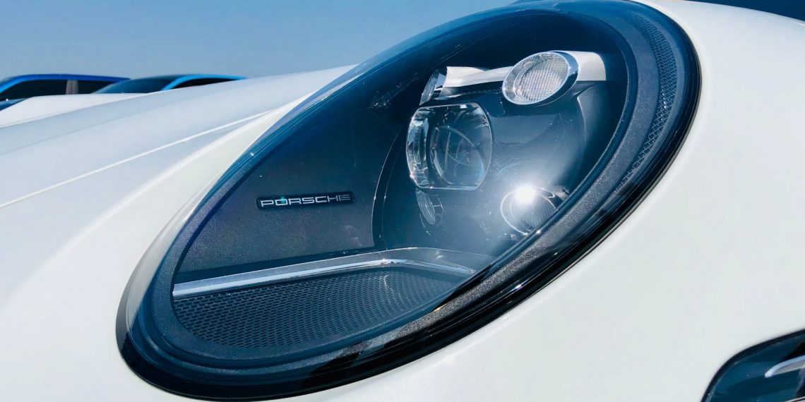 Ущерб на 200 млн: мигранта обвинили в поджоге элитных иномарок в Новосибирске