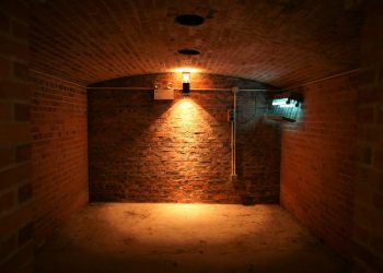 Девять бомбоубежищ восстановили через суд в Новосибирске