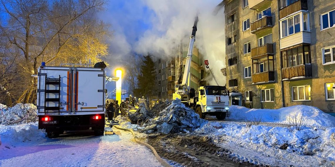Спасатели вытащили из под завалов седьмую погибшую на Линейной