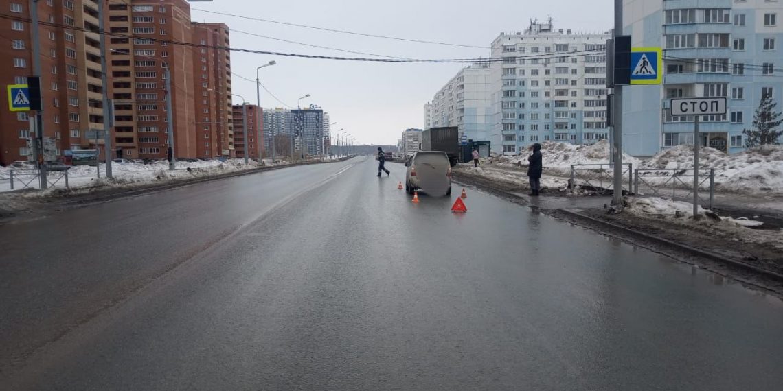 В Новосибирске иномарка сбила 14-летнюю школьницу на пешеходном переходе