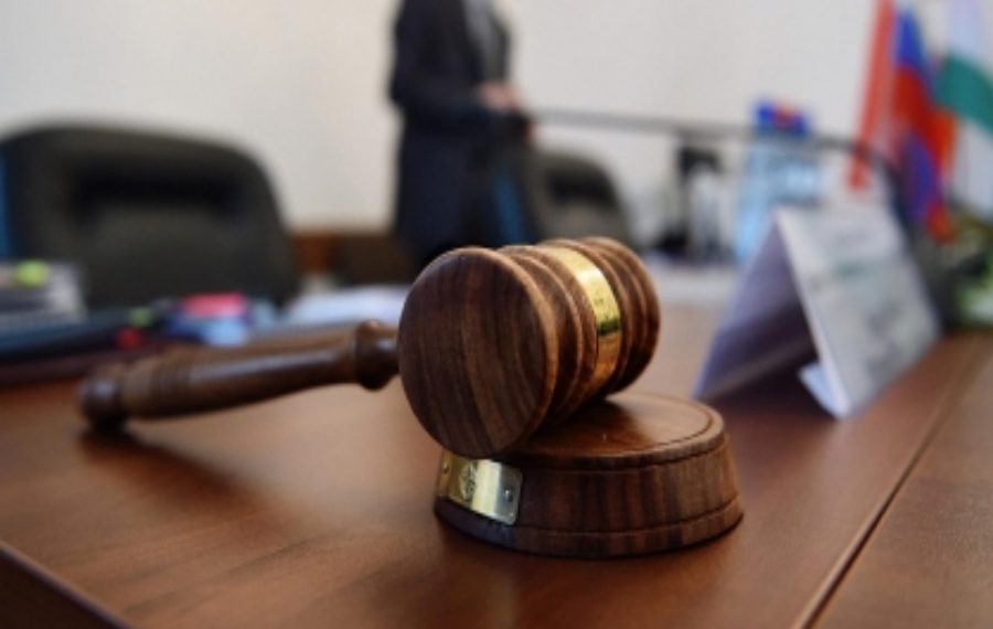 Новосибирец попался с микронаушником на экзамене в ГИБДД и отправился под суд