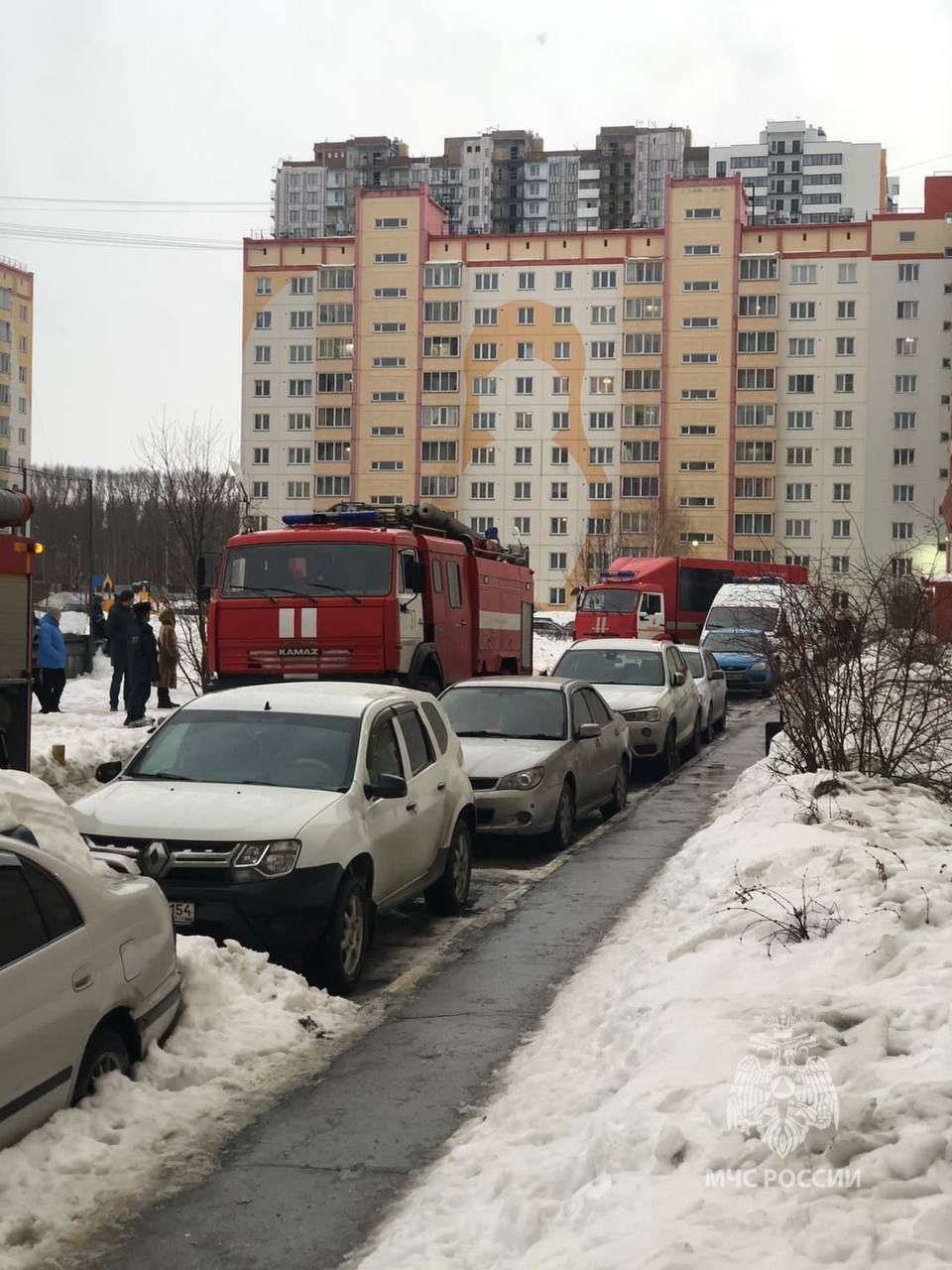 Квартира сгорела на десятом этаже дома на улице Петухова в Новосибирске |  НДН.Инфо