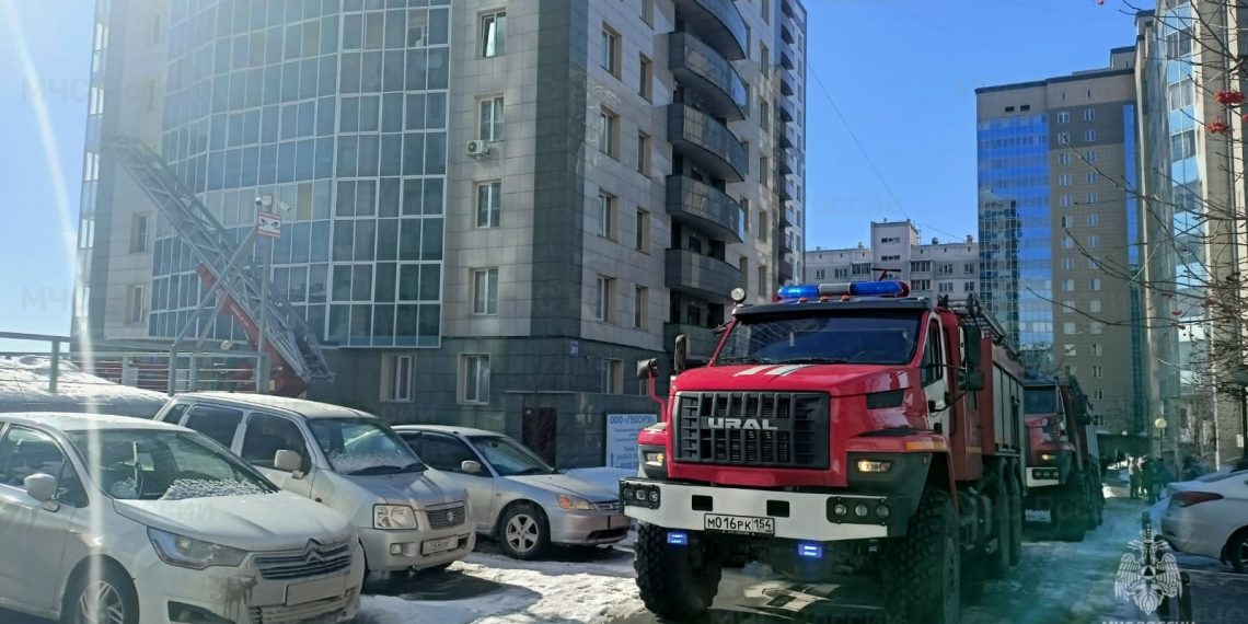 Путин спас мать с младенцем из горящей многоэтажки в Новосибирске