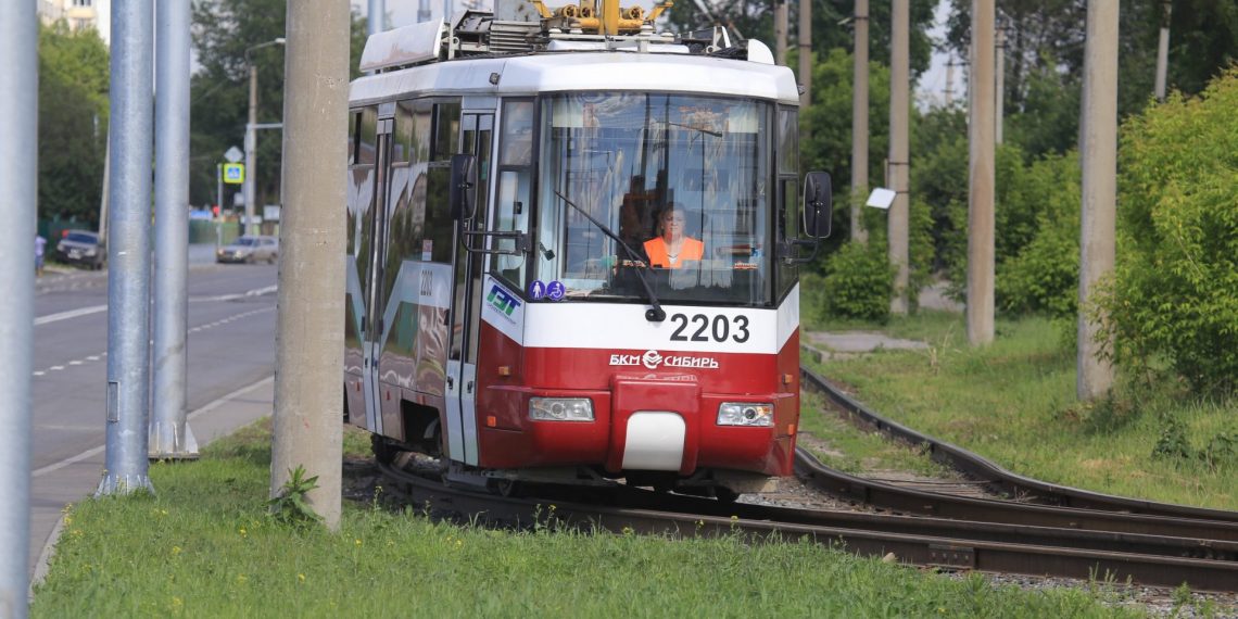 Десять трамваев с длительным сроком эксплуатации обновят трамвайный парк Новосибирска