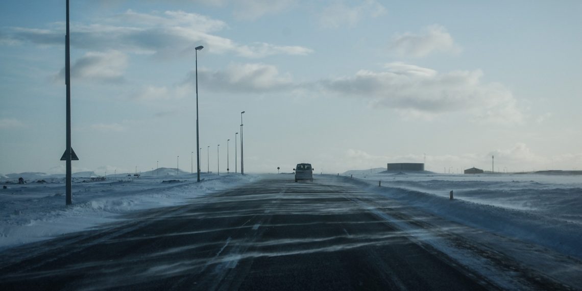 Экстренное предупреждение объявили в Новосибирской области 8 марта из-за сильного снега и шторма