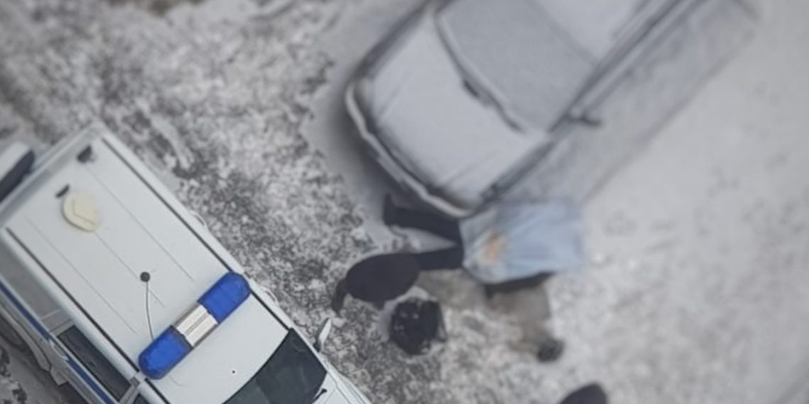 Тело пенсионера обнаружили под окнами дома в Первомайском районе