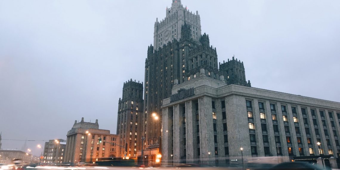 МИД: 11 стран станут безвизовыми для россиян