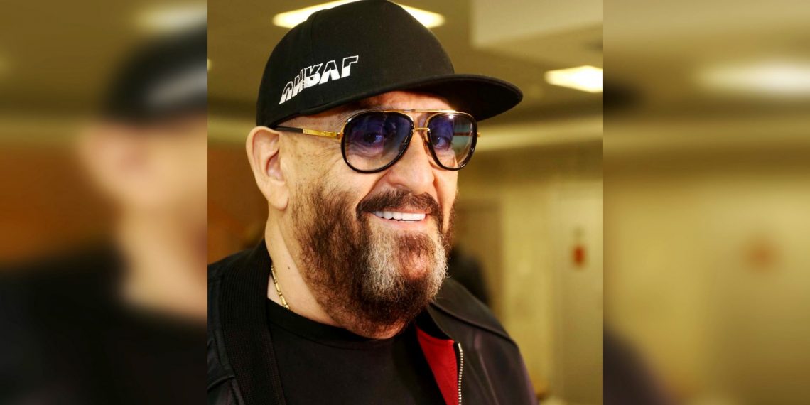 Михаил Шуфутинский ради зрителей терпит муки