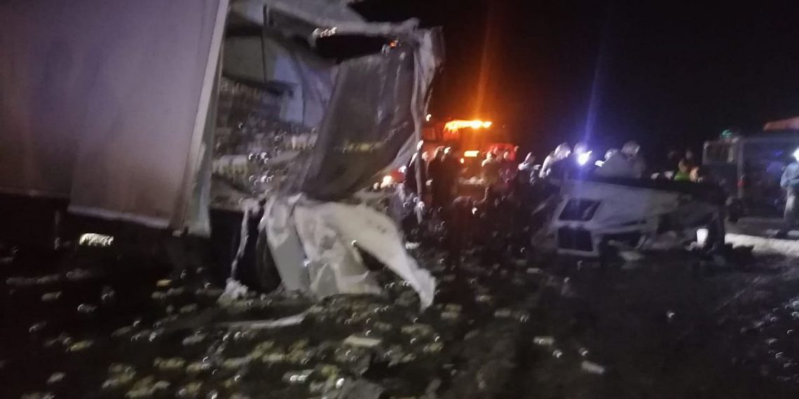 ДТП с двумя грузовиками под Новосибирском закончилось гибелью обоих водителей