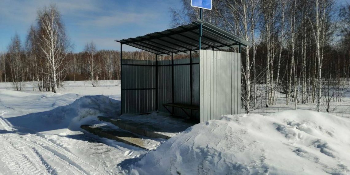 Владельцы новосибирских дорог получили прокурорские представления из-за необорудованных остановок