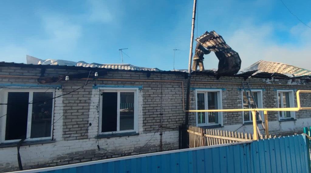Мужчина и 84-летняя бабушка погибли в пожаре в Новосибирской области