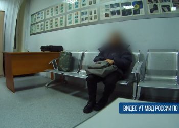 Москвичку оштрафовали в аэропорту Толмачево за курение электронной сигареты в туалете самолета