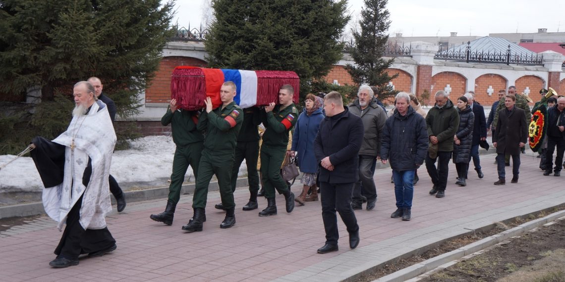 Похоронили в закрытом гробу: в Бердске простились с погибшим на СВО добровольцем