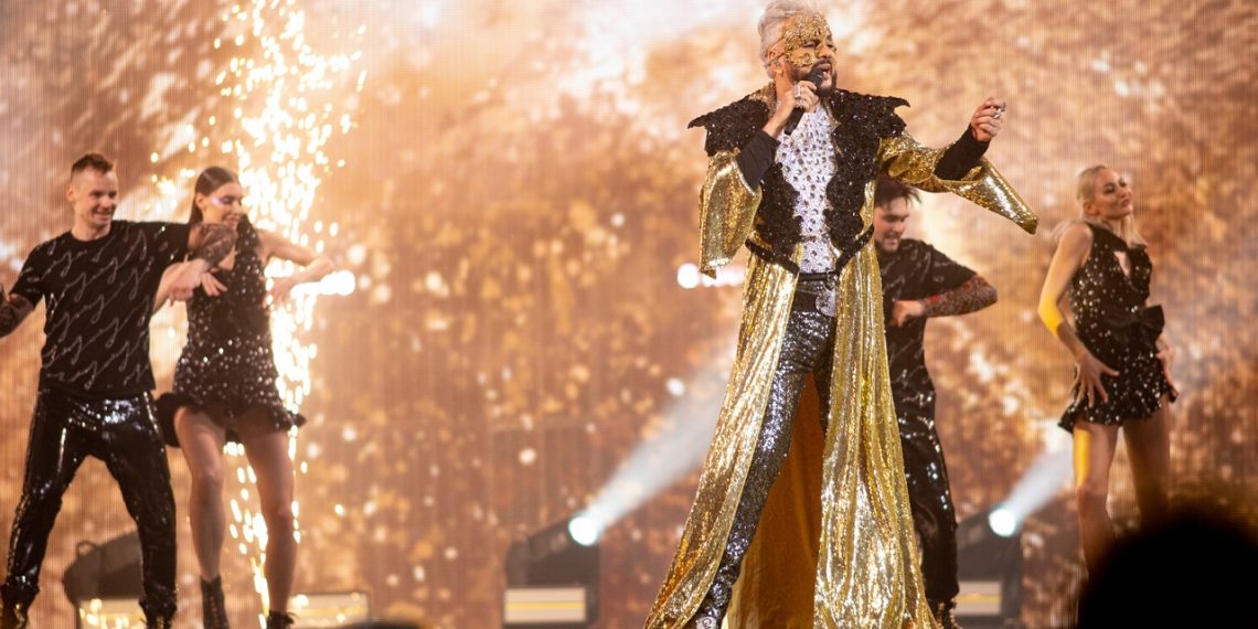 Филипп Киркоров прогулялся по окрестностям Новосибирска в преддверии концерта и назвал город чистым