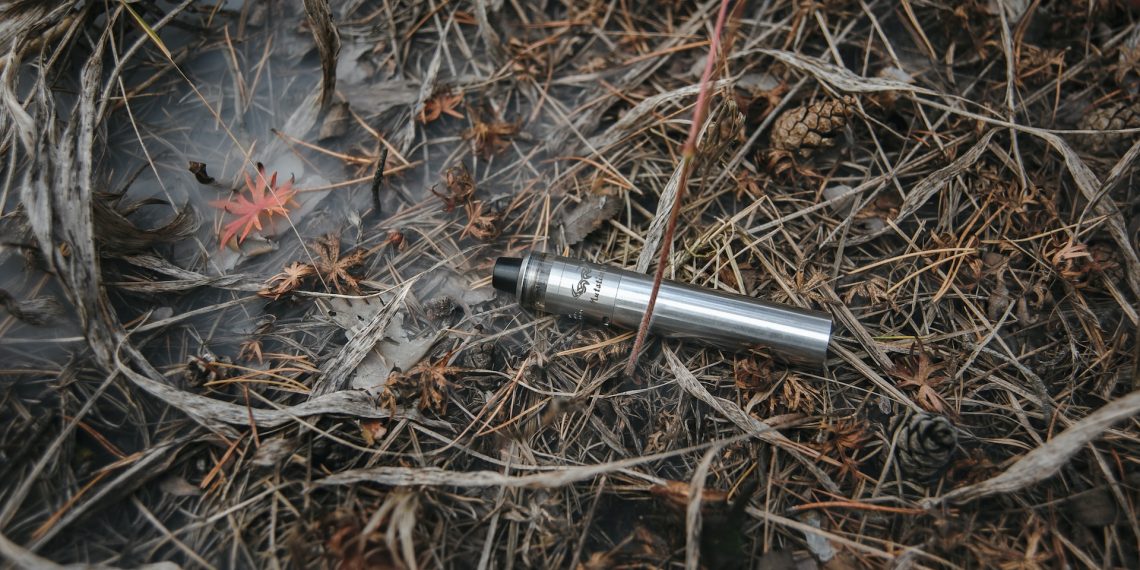 Госдума приняла законопроект о запрете продажи вейпов несовершеннолетним