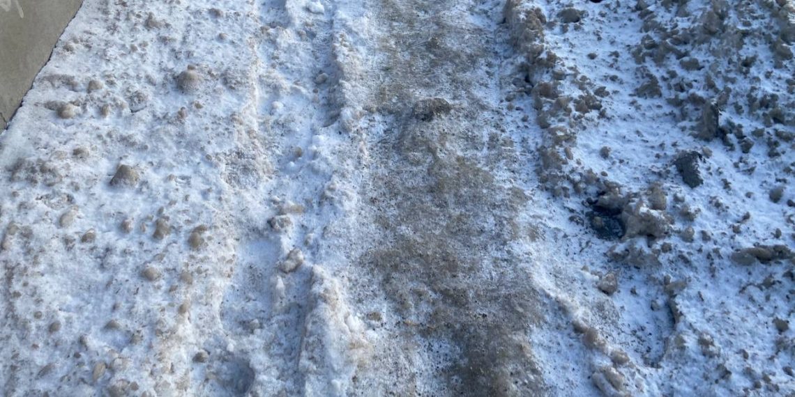 Прокуратура требует 1 млн рублей компенсации с мэрии Новосибирска за «гололёдную» травму горожанки