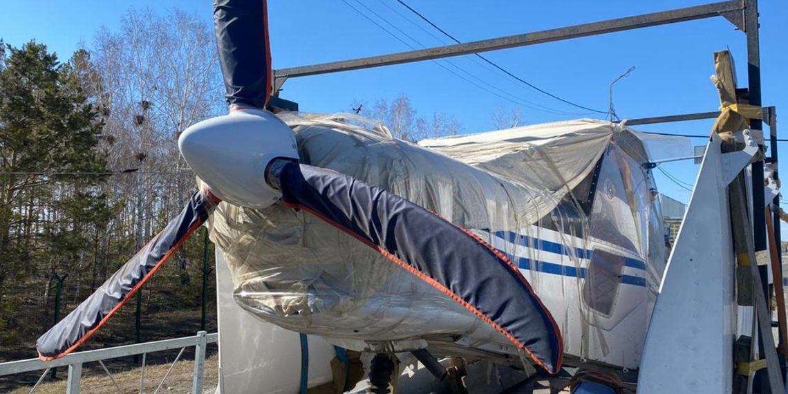 Незаконный вывоз самолёта в Казахстан пресекли сибирские таможенники