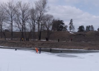 «Нашли возле реки велосипед и следы»: водолазы ищут пропавшего второклассника под Новосибирском