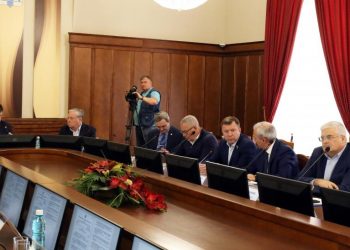 Депутаты обсудили проблемы жилищного строительства в Новосибирской области