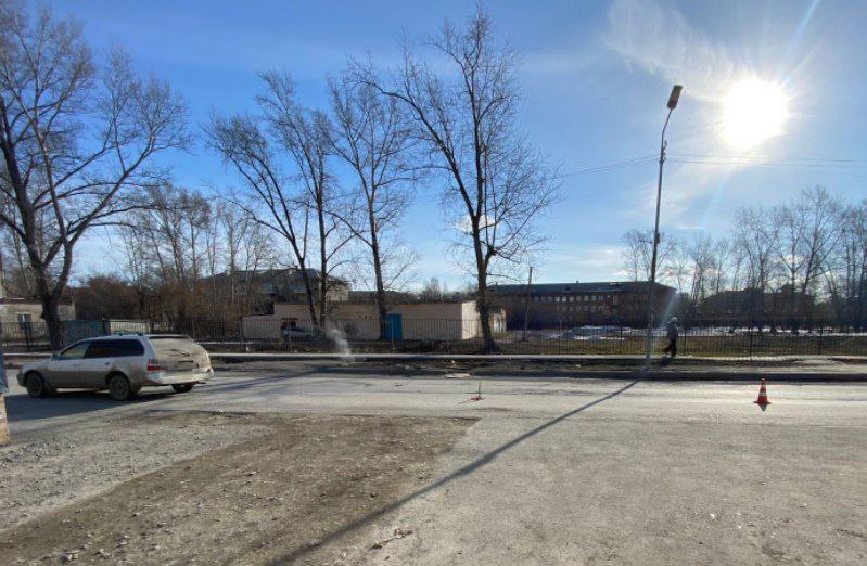 В Новосибирске 11-летний мальчик угодил под колёса автомобиля и попал в больницу