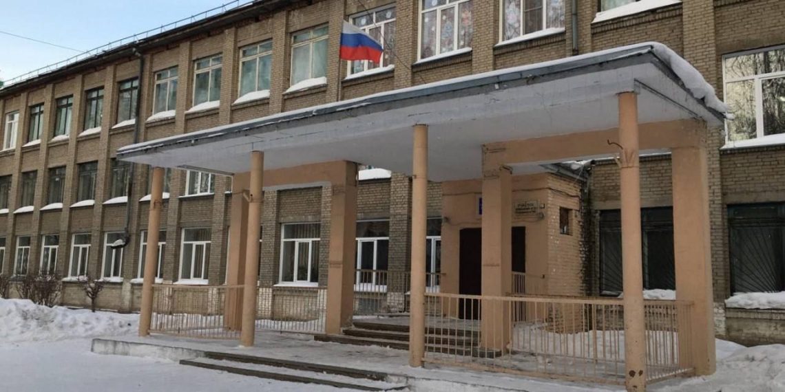 Уволился директор новосибирской школы, в которой произошла стрельба