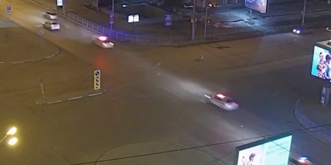 «Настоящий боевик»: в Новосибирске сотрудники ГИБДД устроили ночную погоню за автомобилем