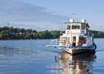 Теплоходы начнут курсировать по Оби уже на следующих выходных