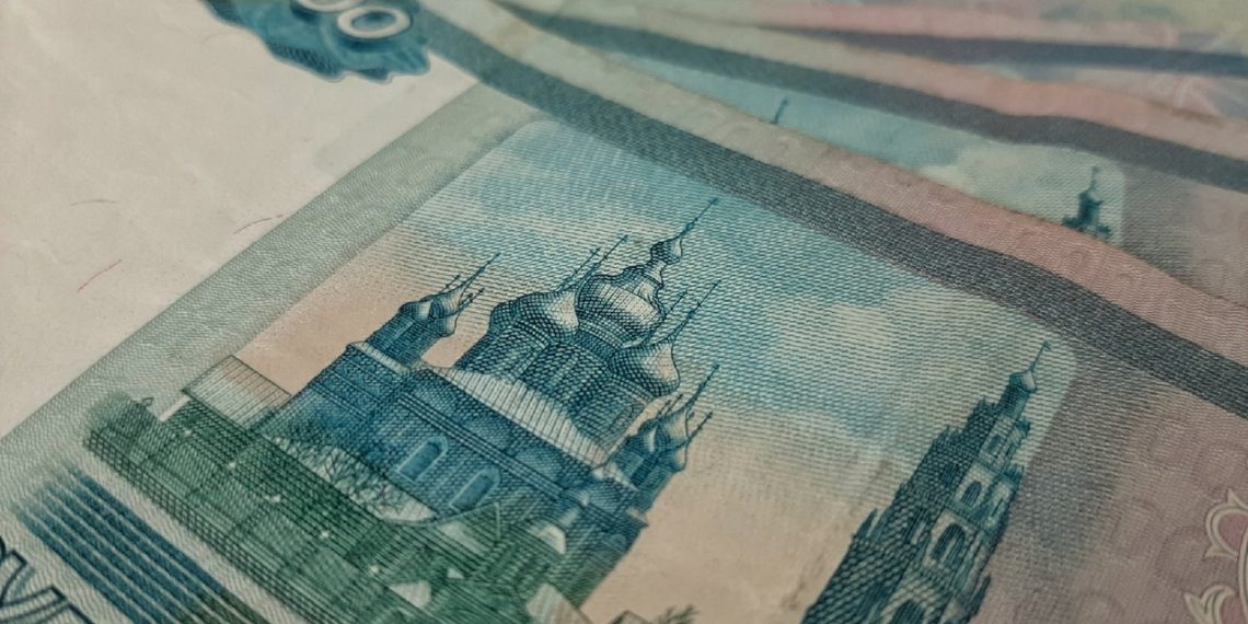 Мэрия Новосибирска опубликовала доходы главы департамента связи Горнштейна