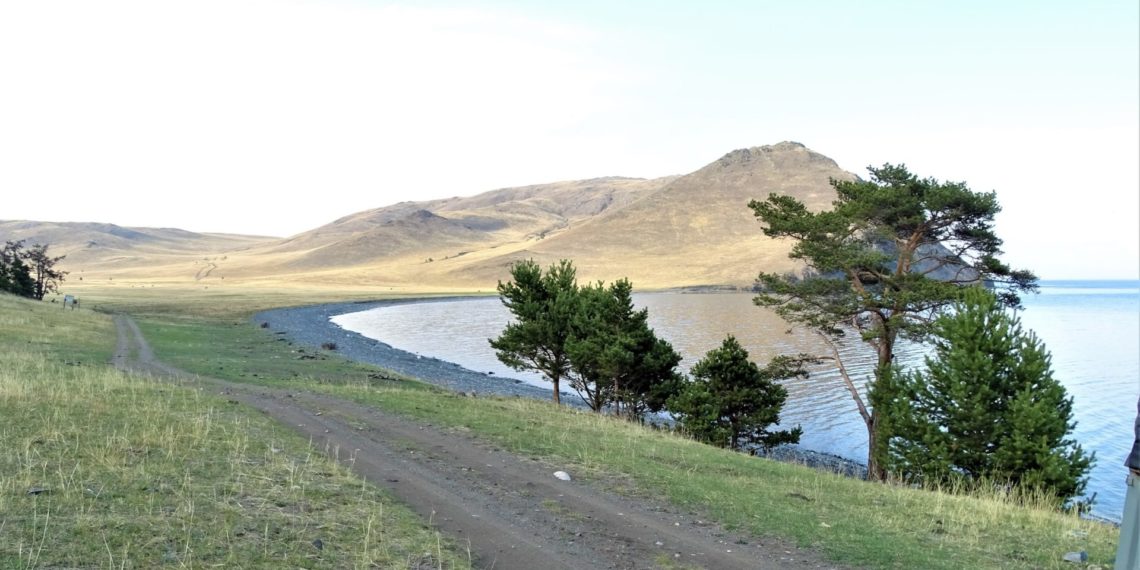 Пять туристических маршрутов закрыли из-за высокой пожароопасности на Байкале