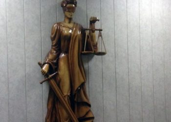 Суд продлил содержание под стражей экс-заместителю прокурора Новосибирской области