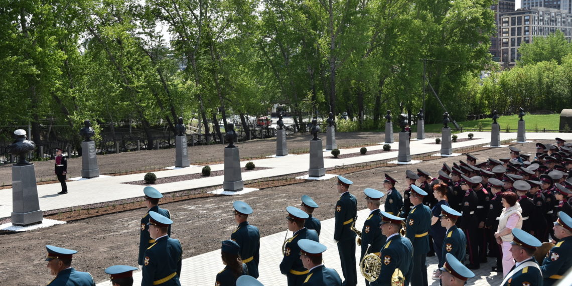 Впервые в стране: Аллея кадетской славы России открылась в Новосибирской области