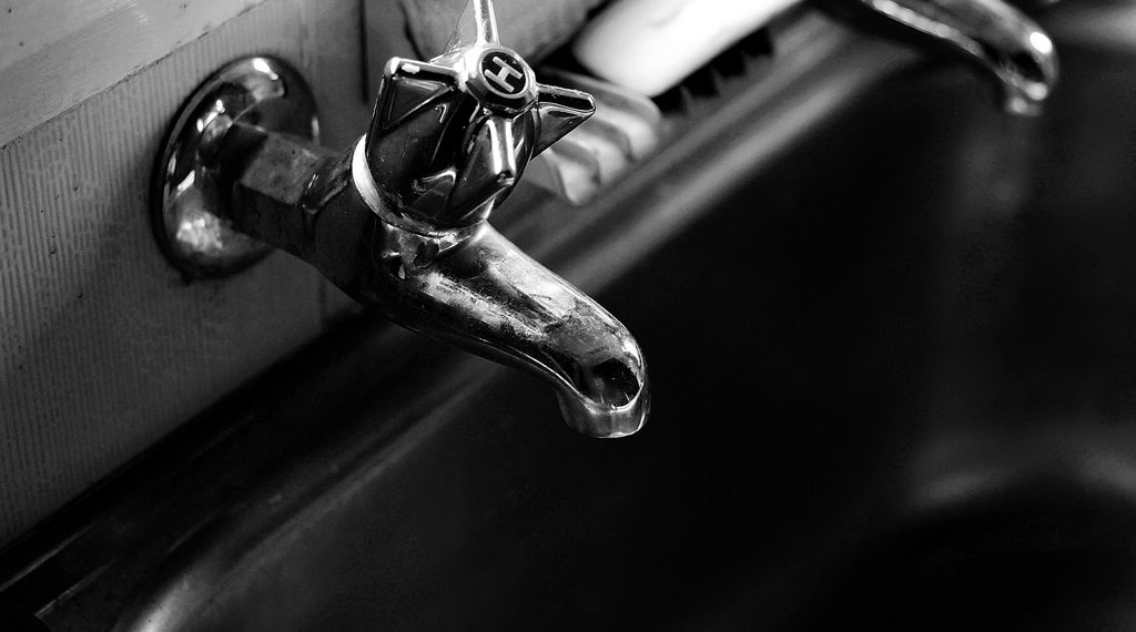 Жители еще четырех районов Новосибирска останутся без горечей воды