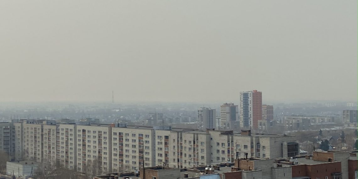 «Тяжело дышать, кружится голова»: как смог влияет на жителей Новосибирска