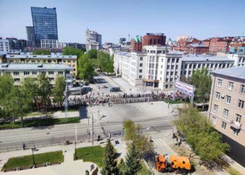 В Новосибирске перекрыты центральные улицы города из-за крестного хода