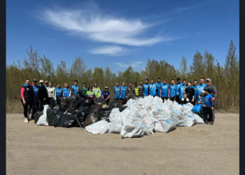 Новосибирские экоактивисты собрали 180 мешков мусора под Бугринским мостом