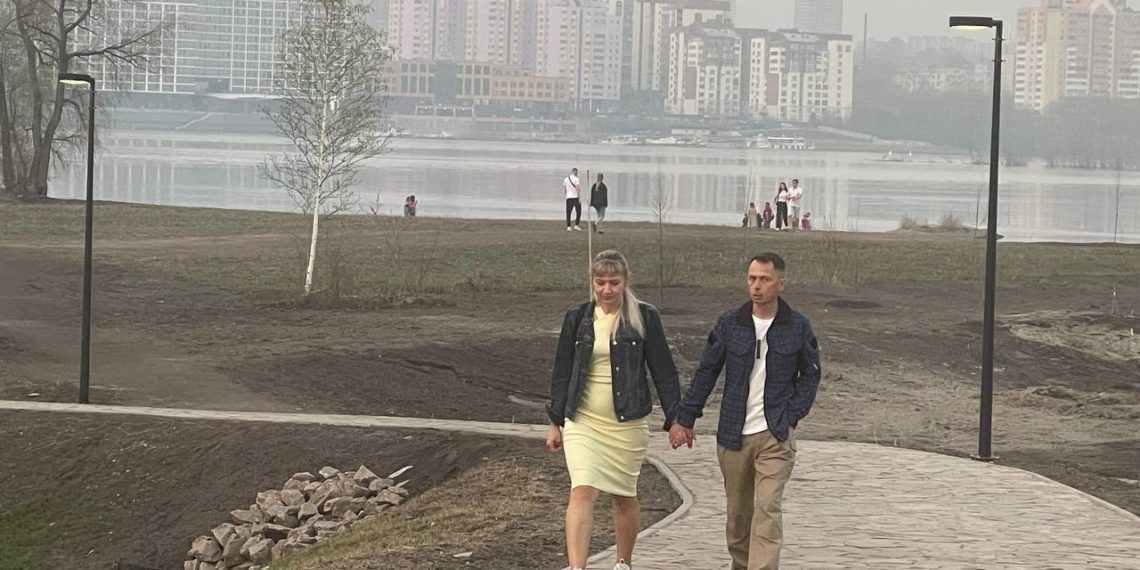 Новый парк возле ЛДС нуждается в ремонте после зимы