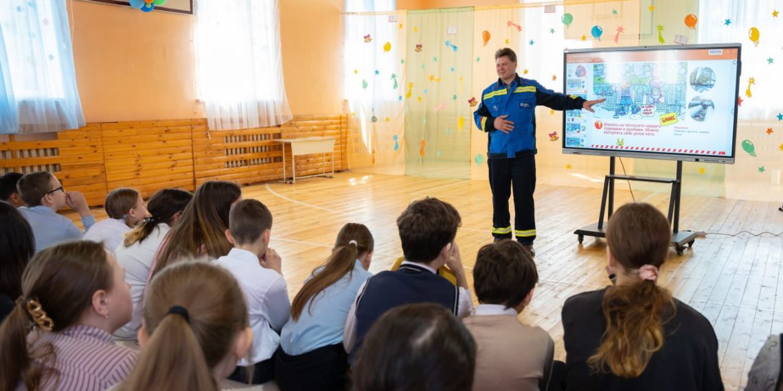 Школьникам Новосибирска рассказали о правилах поведения вблизи теплотрасс