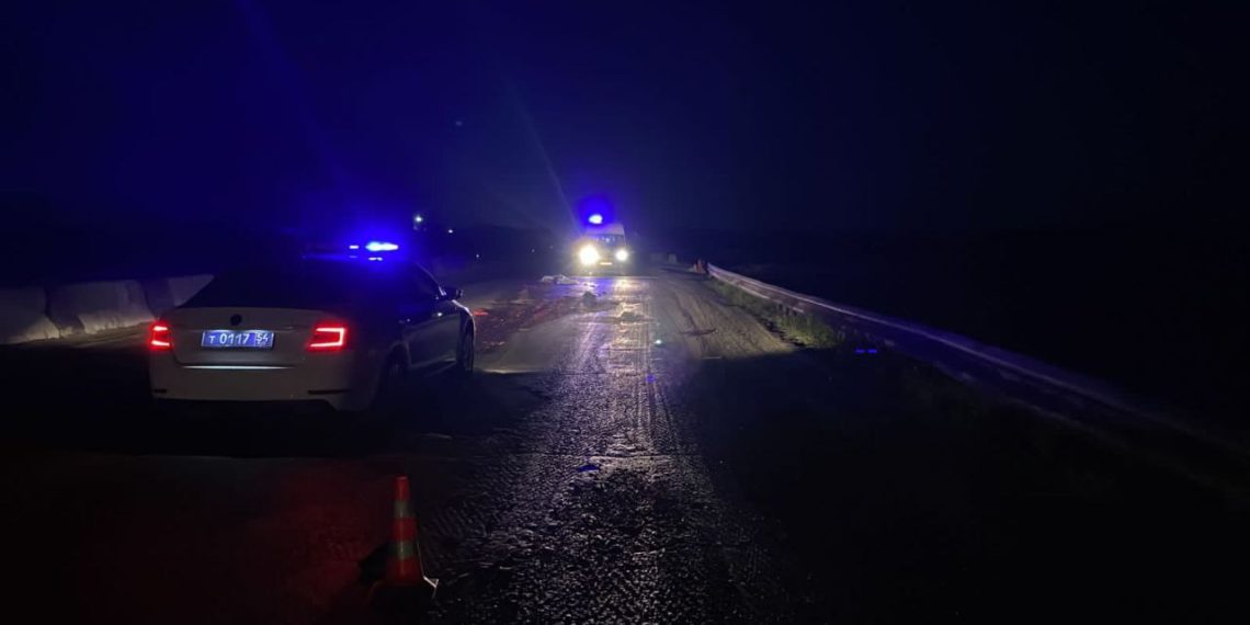 Три молодых человека серьезно пострадали в ДТП с фурой на Бердском шоссе