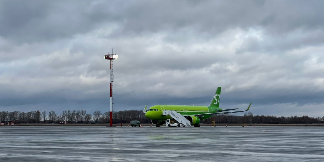 Авиакомпании начали массово отменять внутренние рейсы по России